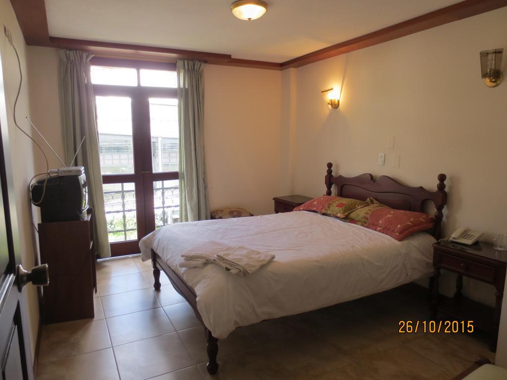 Hotel Cumanda Alfaro 객실 사진